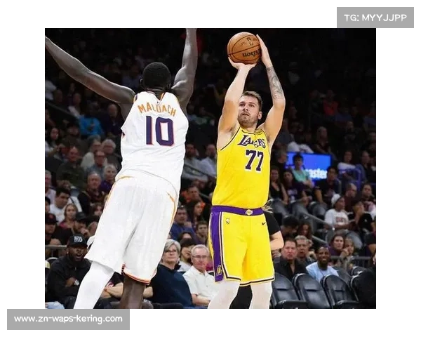 艾顿百分百命中率成奇兵，湖人内线优势成压制太阳关键